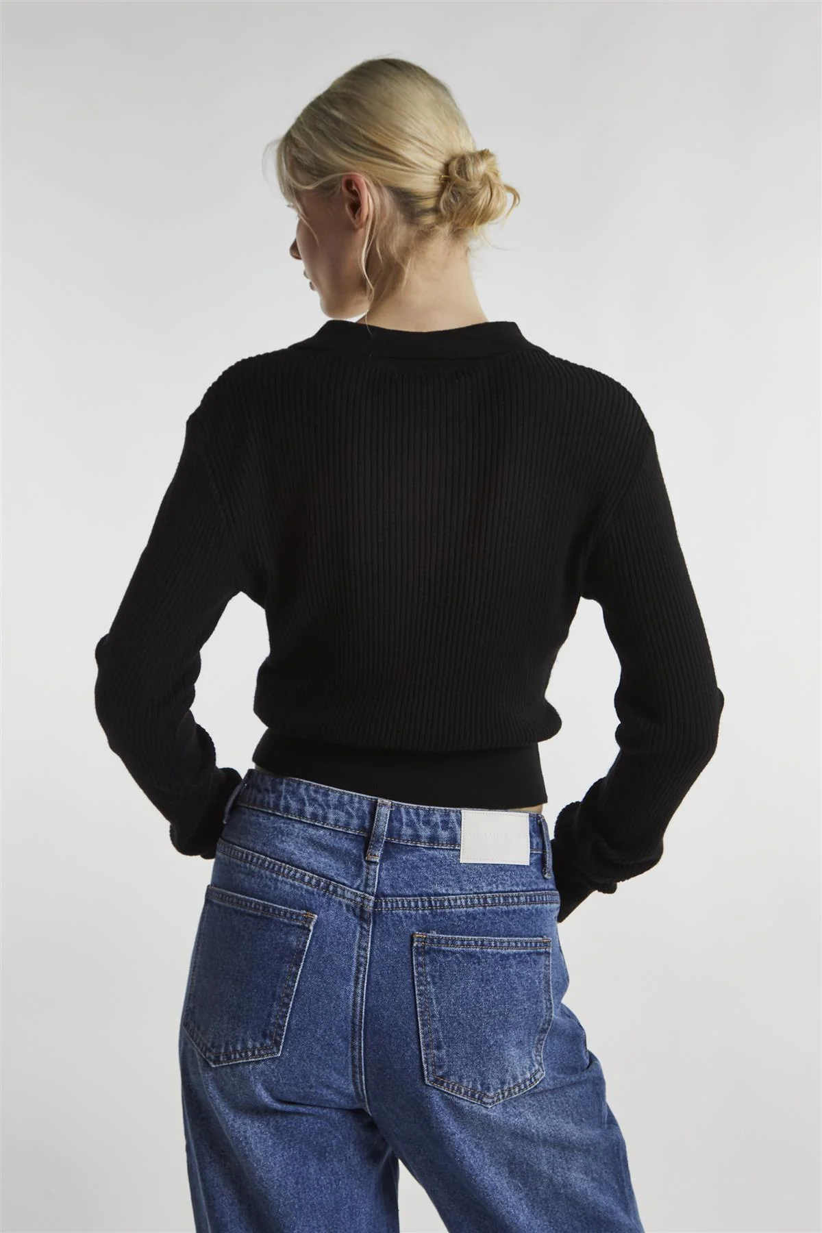 Black Collared Button Up Long-Sleeve-Crop-Top - Image 2