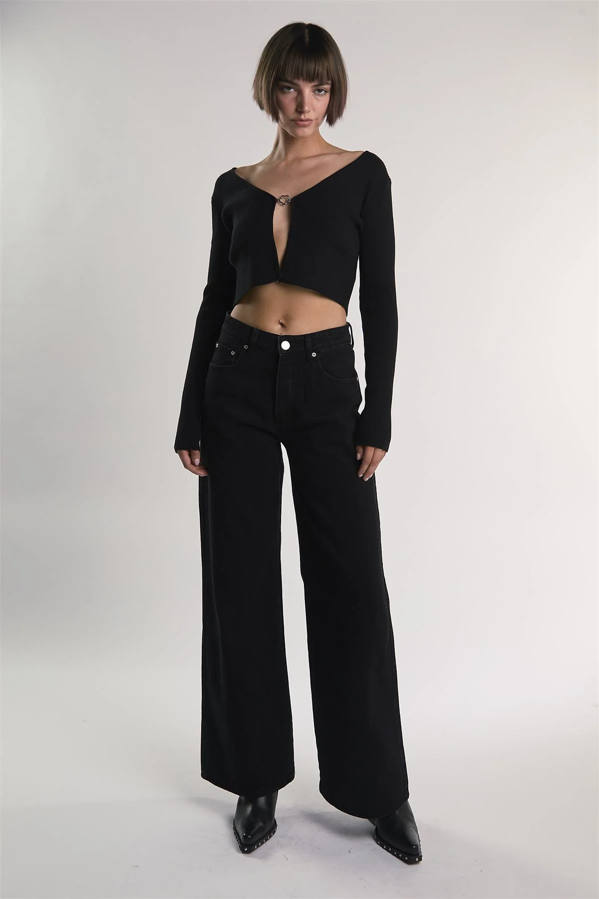 Black Open-Front-Ribbed Crop-Top