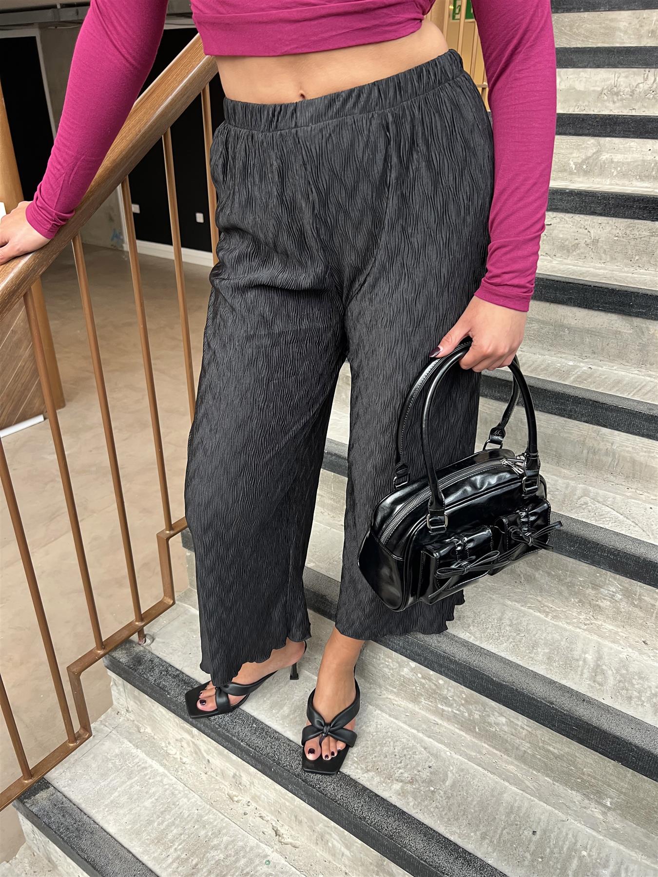 Black-Plisse High-Waisted Midi-Trouser - Image 2