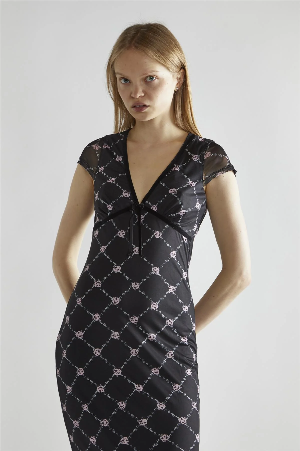 Black Rose Trellis Mesh V-Neck Midaxi-Dress - Image 3