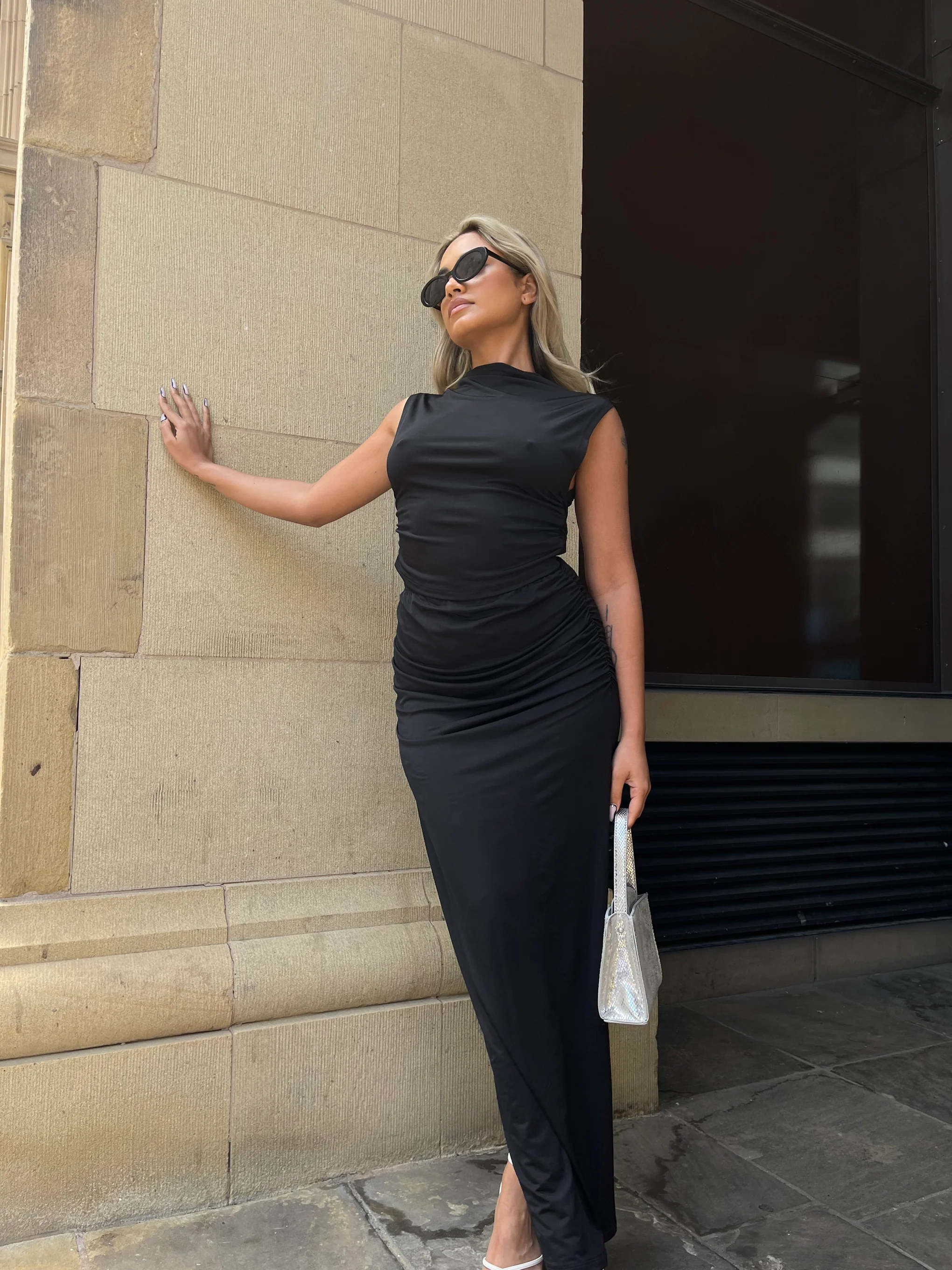 Black Ruched High-Neck Crop-Top - Image 5