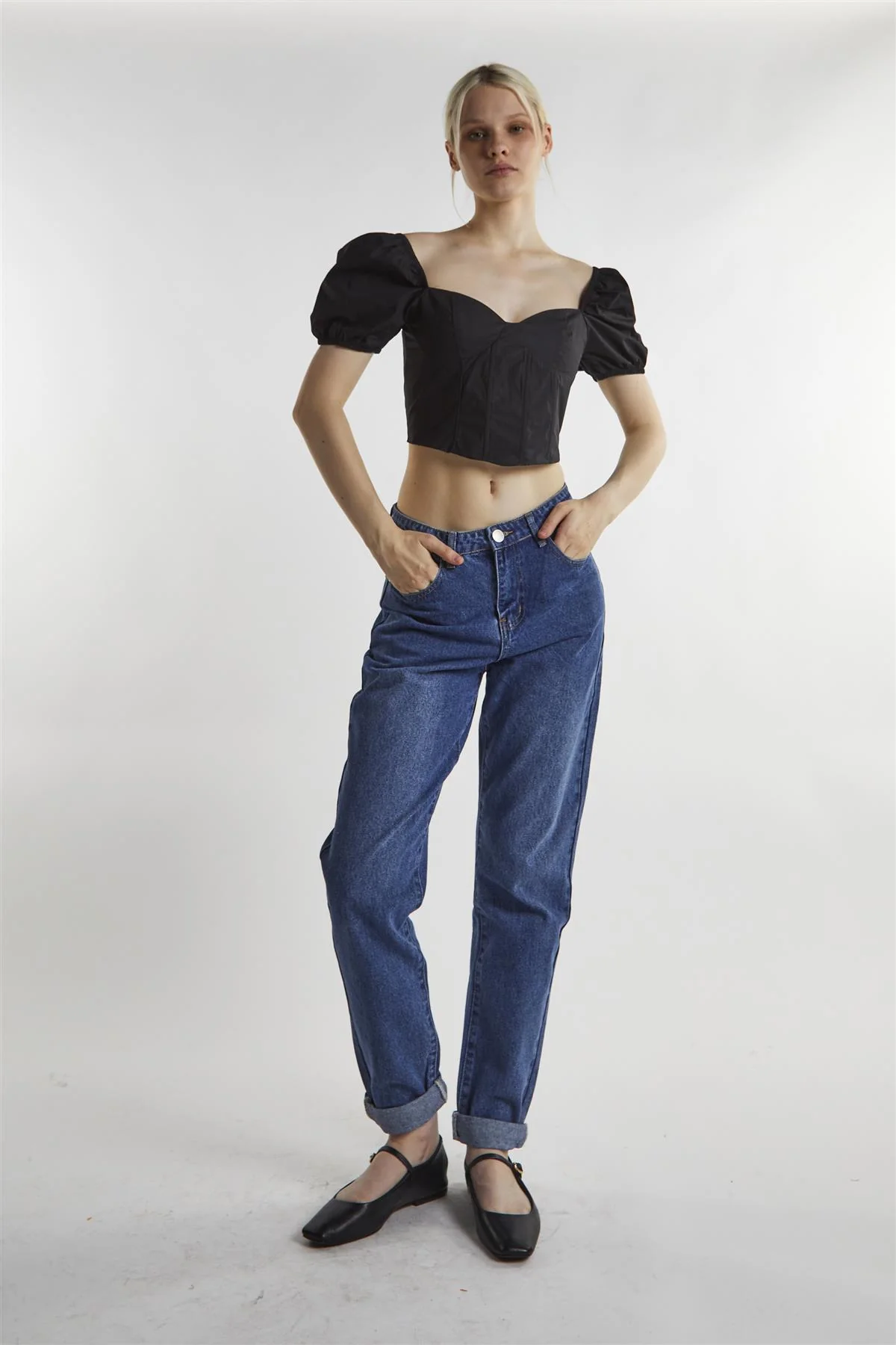 Black Sweetheart Neckline Crop-top