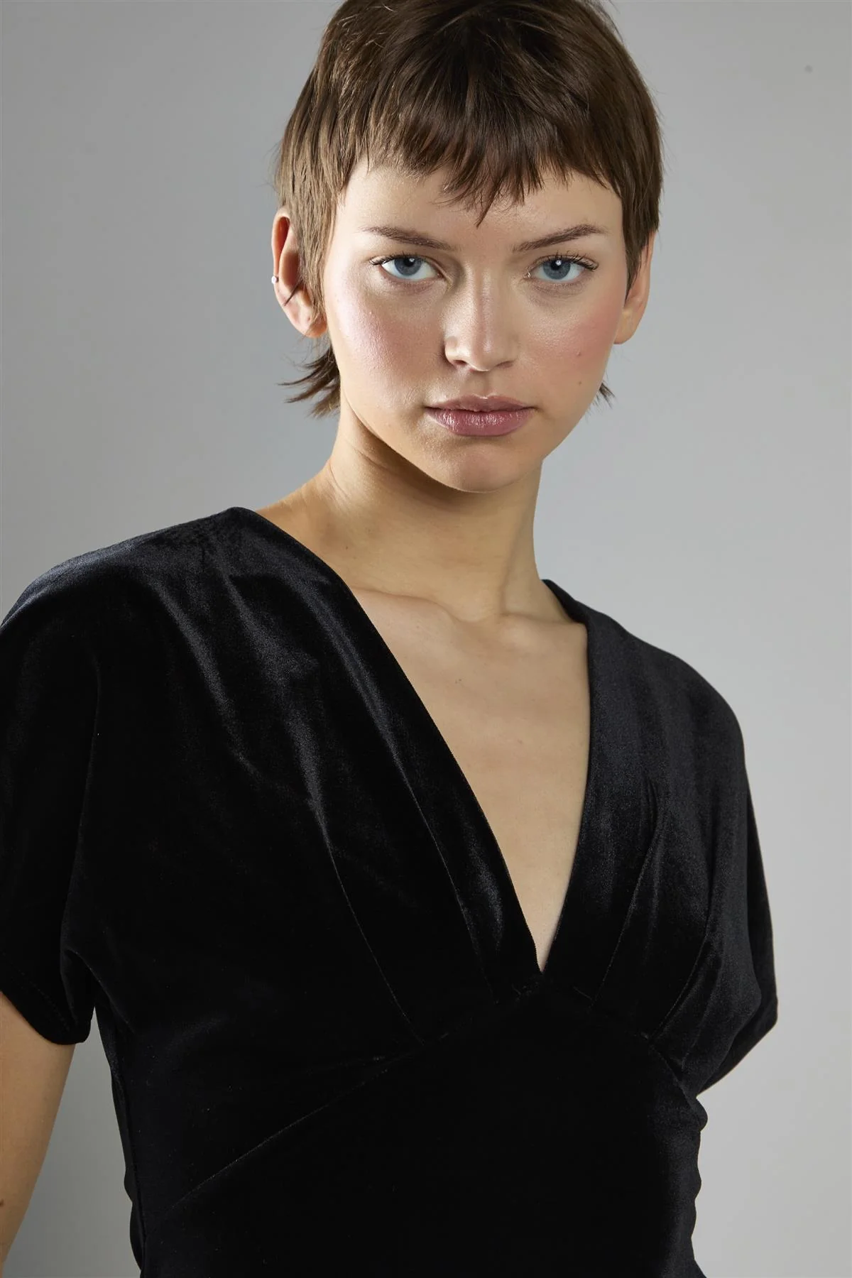 Black Velvet Short Sleeve V-Neck Maxi Dress - Image 4