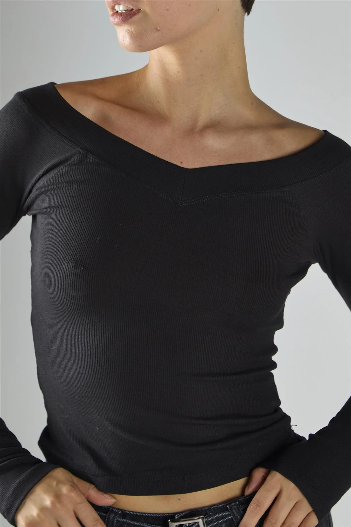 Black Wide-V-Neck-Ribbed Long sleeve-Top - Image 4