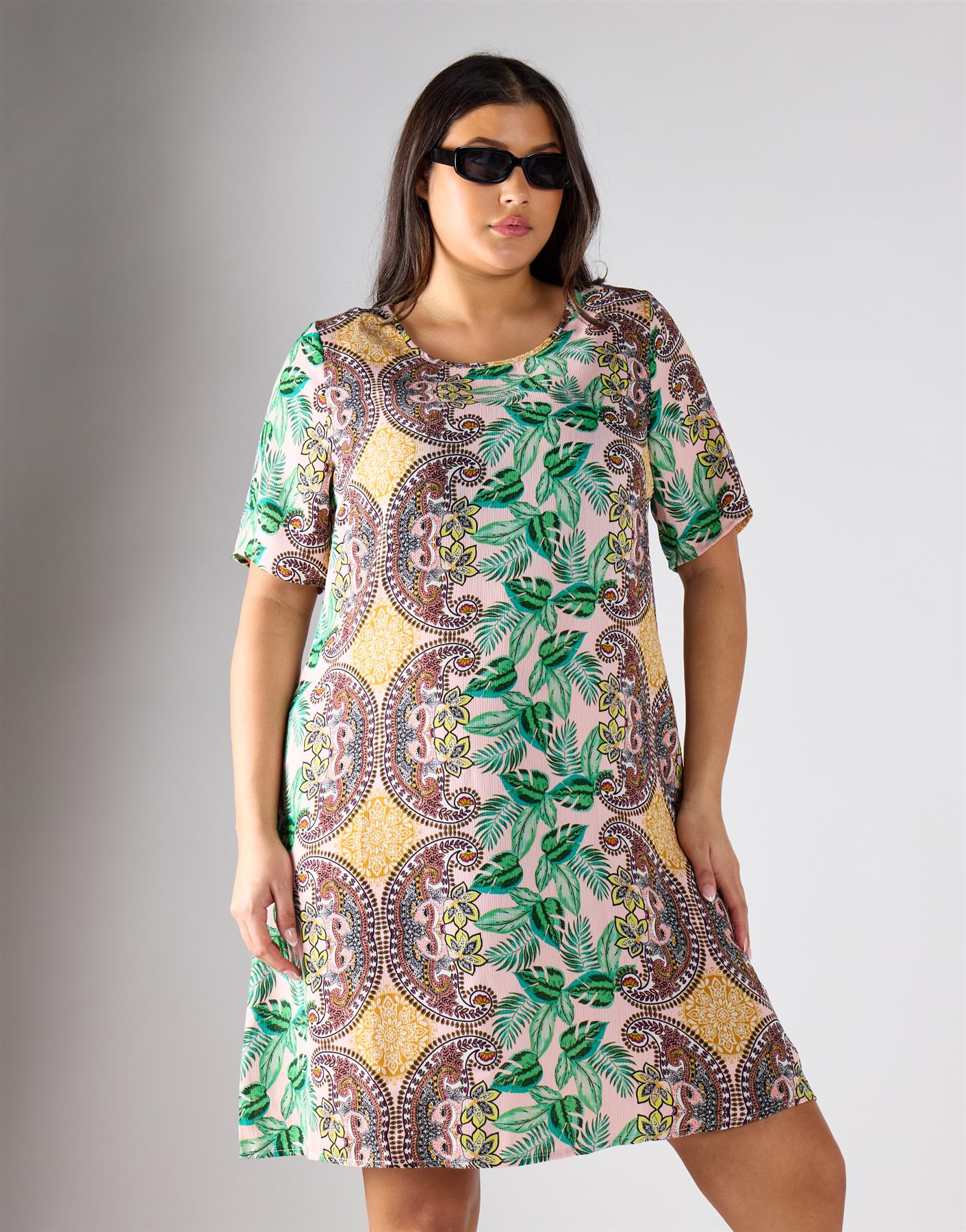 Glamorous Curve Pink Leaf Paisley Midi Dress - Image 2