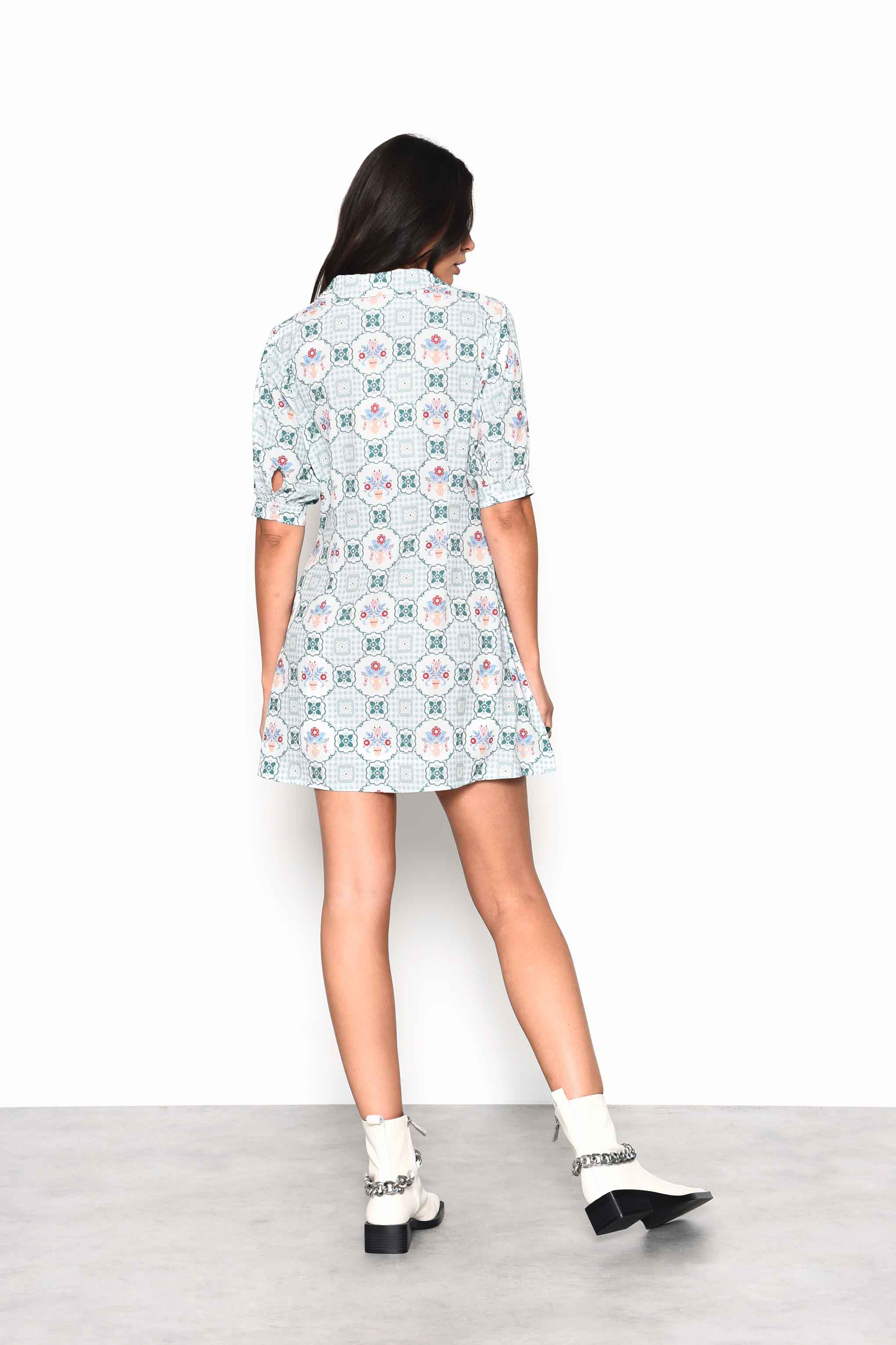 Glamorous Green Floral Button Down Mini Tea Dress with Collar - Image 2