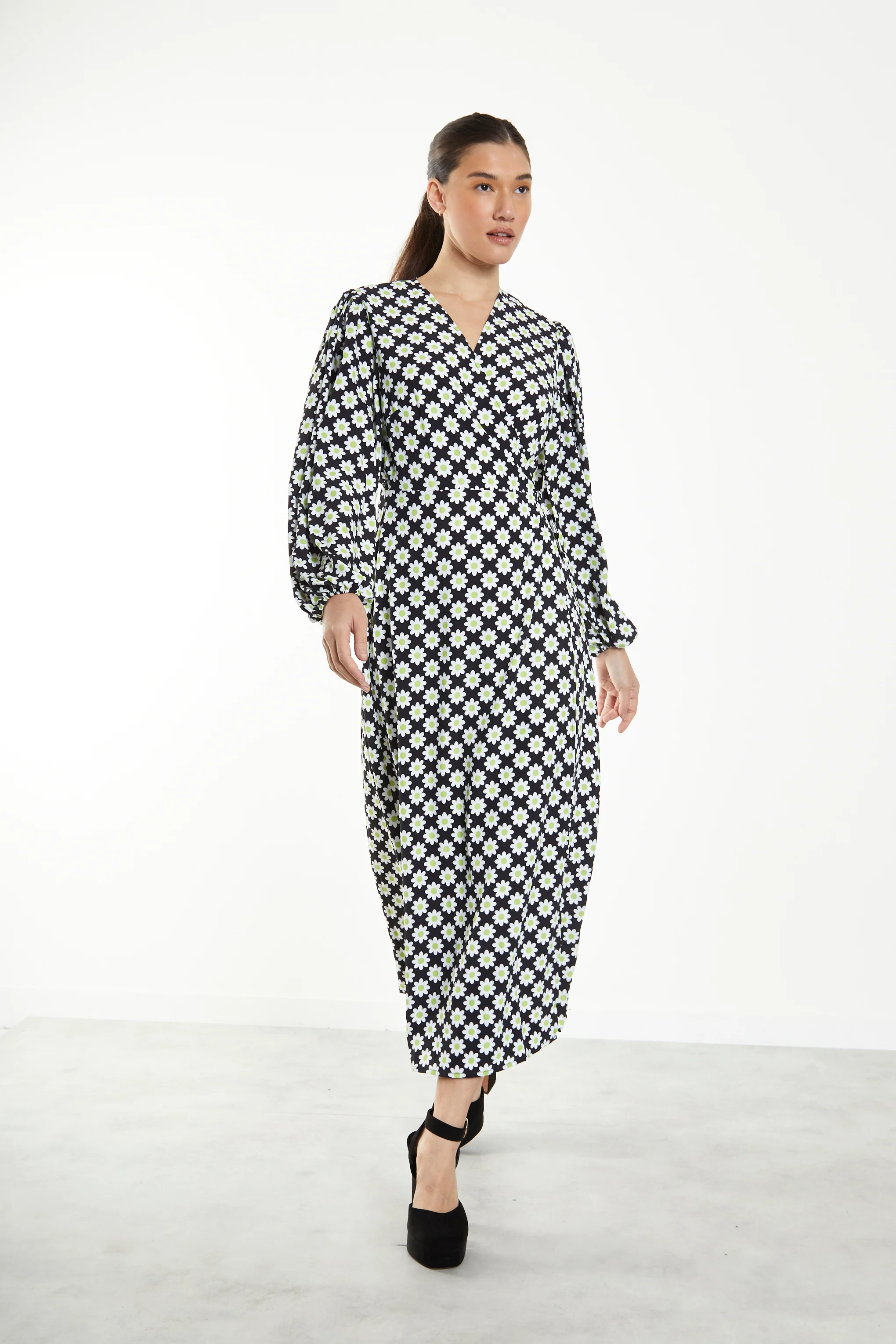 Glamorous Sixties Flower Long Sleeve Wrap Midi Dress - Image 4