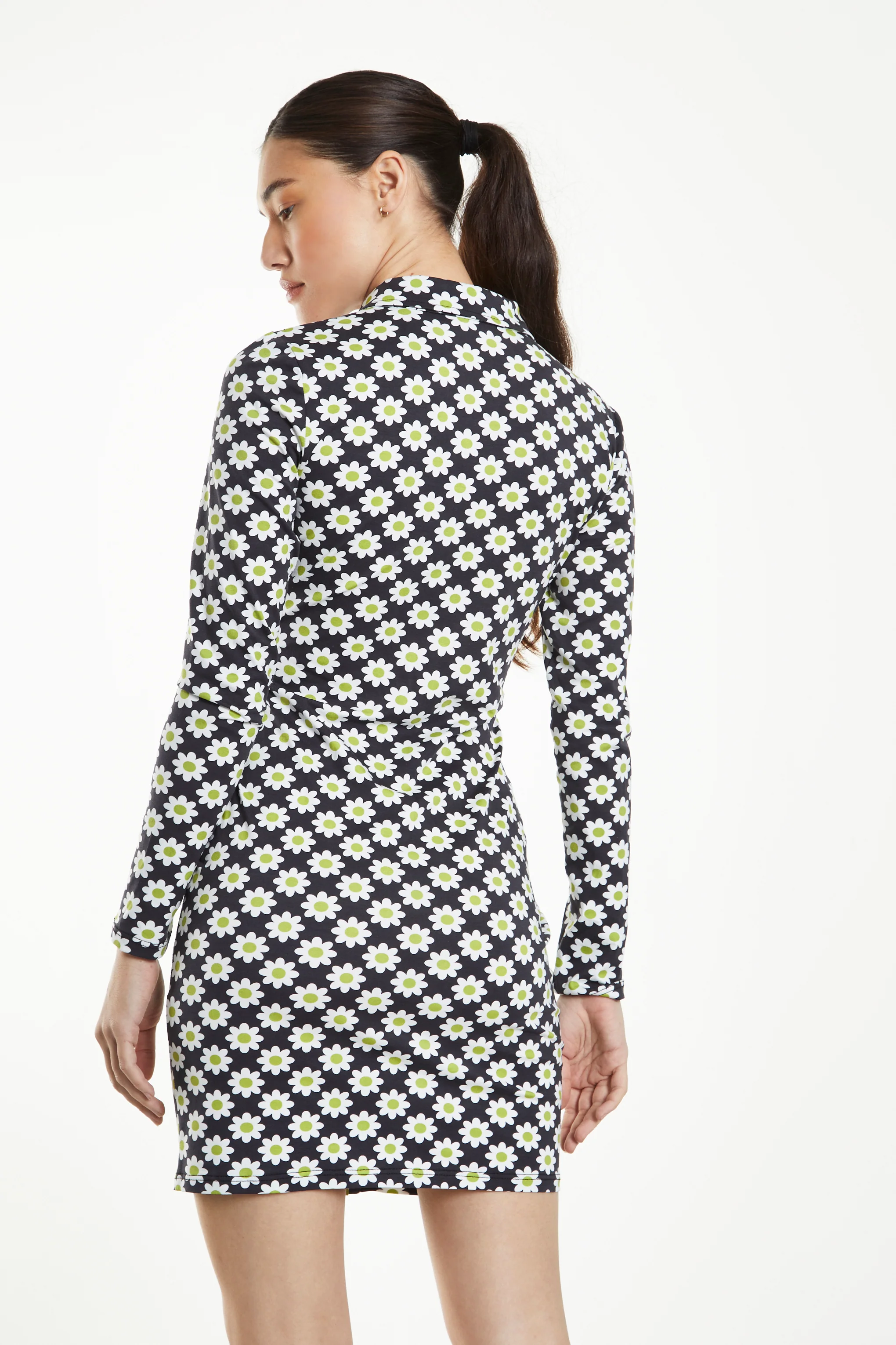 Glamorous Sixties Flower Jersey Long Sleeve Bodycon Dress with Collar - Image 2