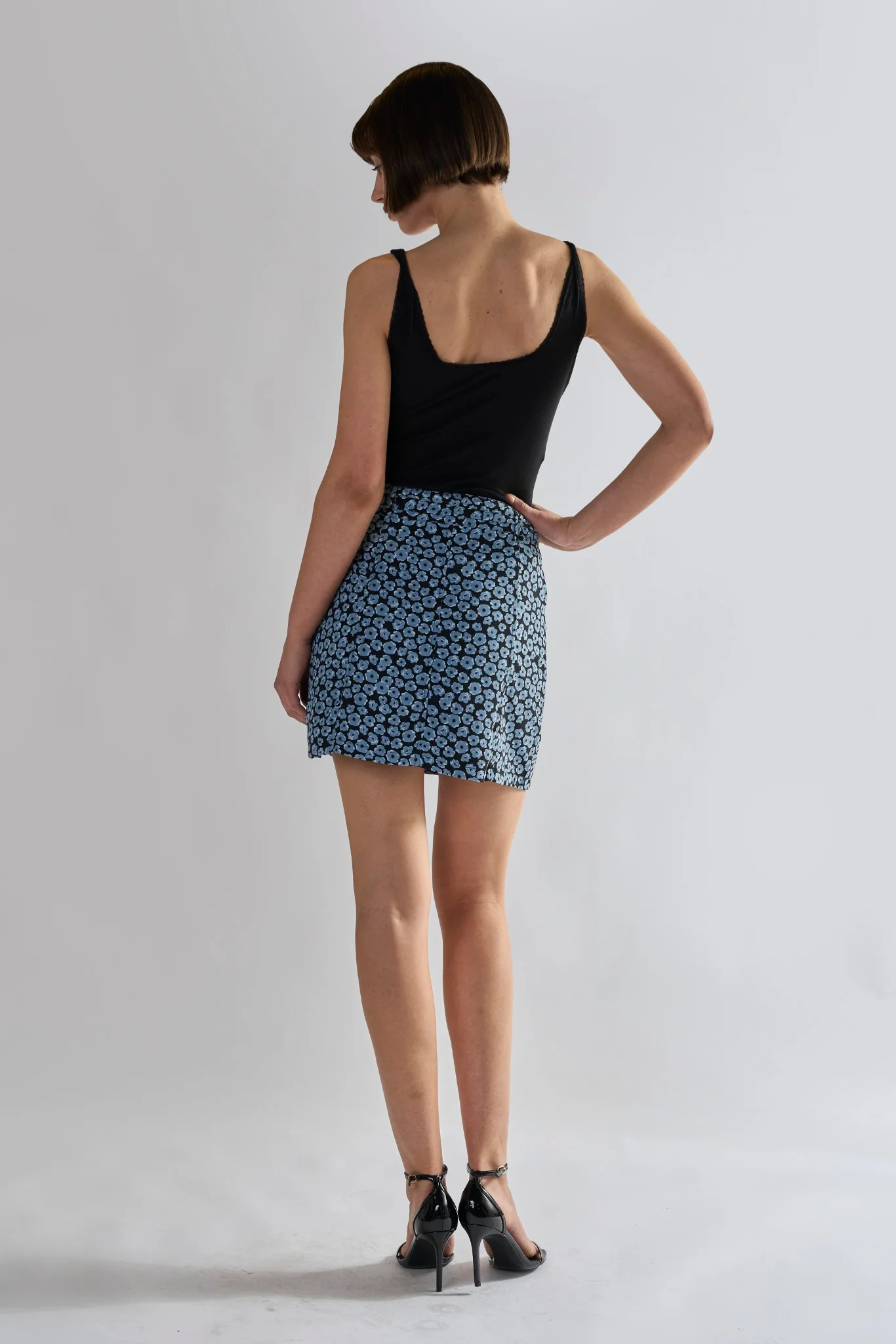 Glamorous Dusty Blue Mini Floral Belted Mini Skirt - Image 5