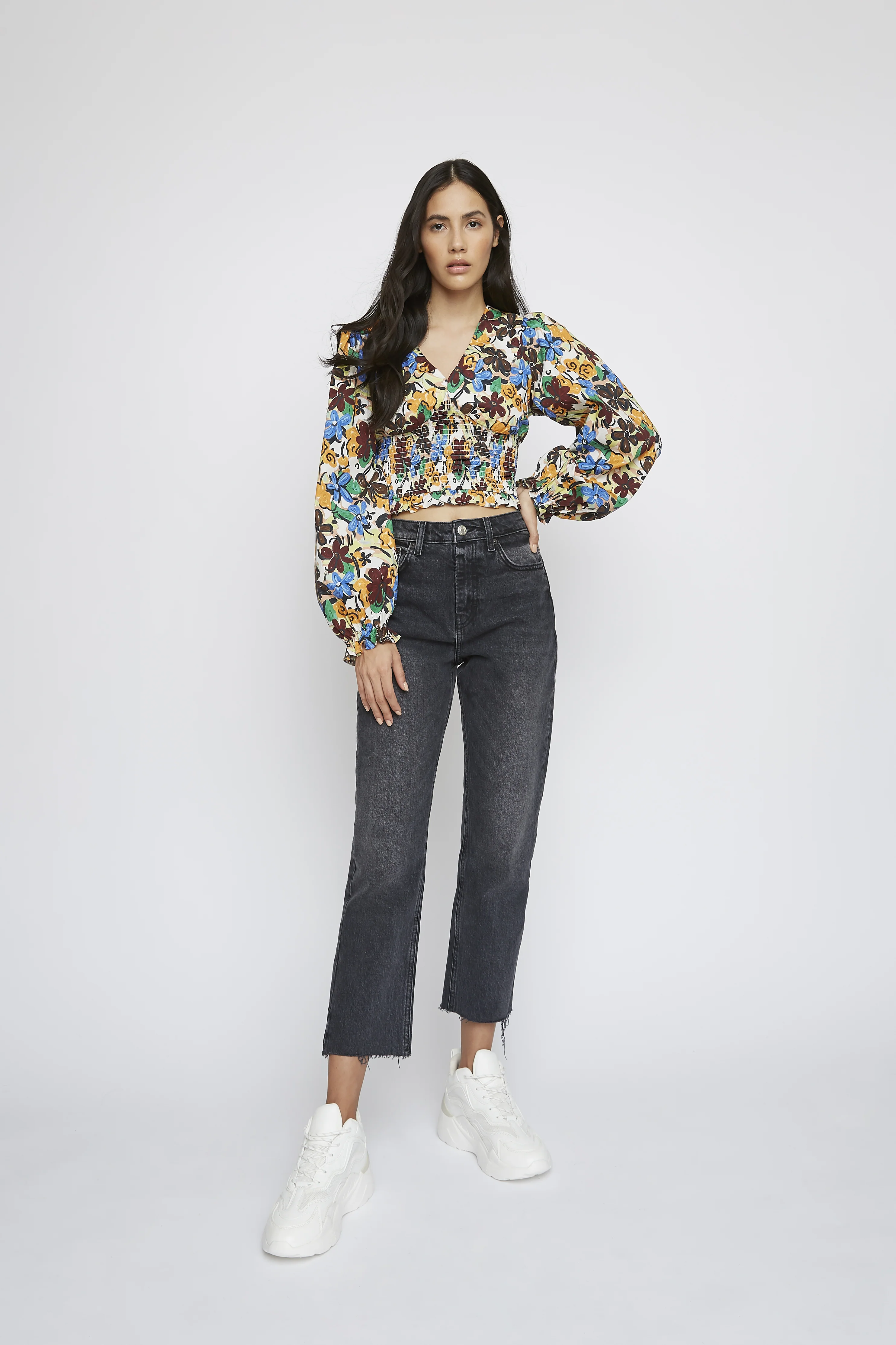 Glamorous Spring Floral V- Neck Long Sleeve Elasticated Blouse - Image 3