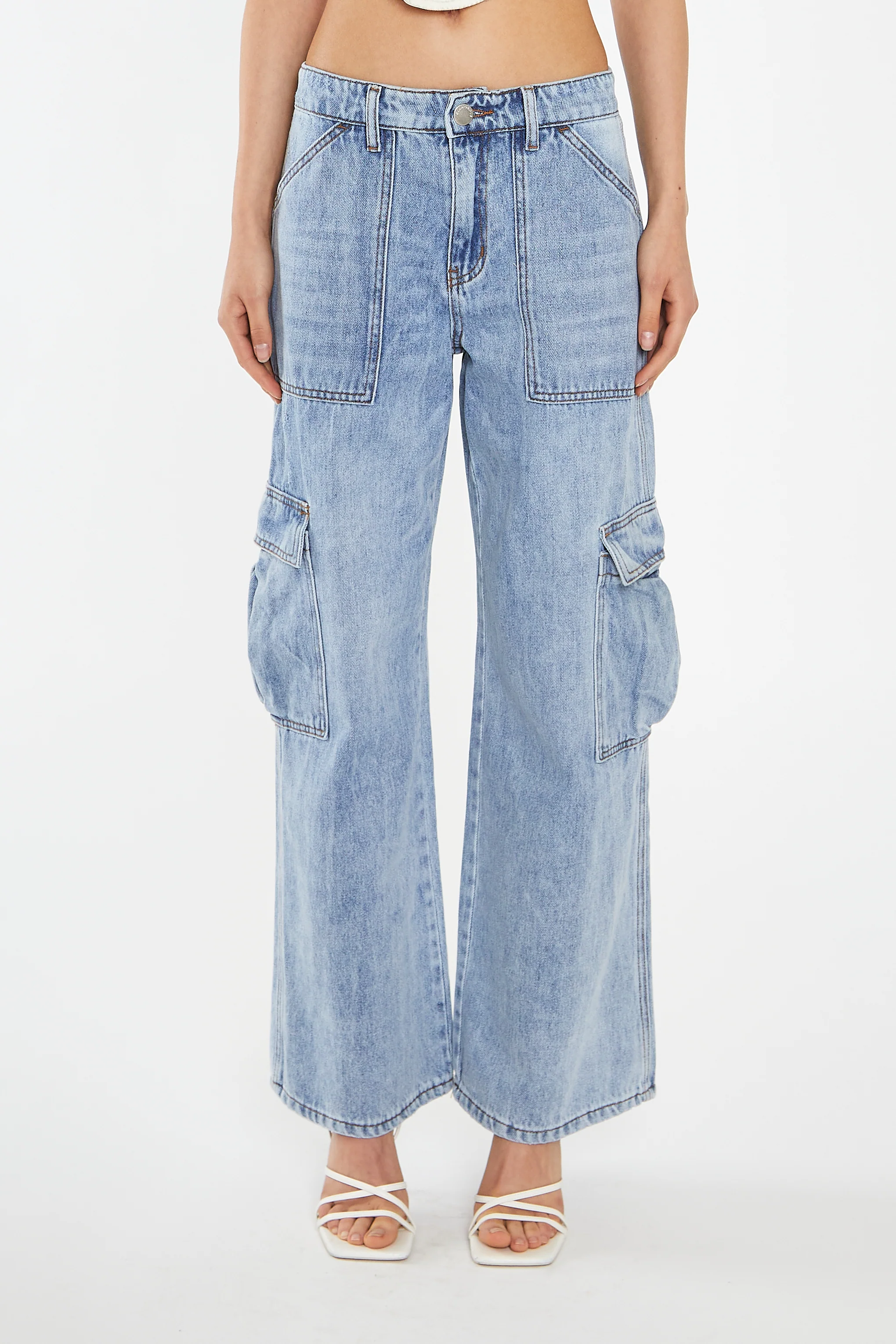 Light Stonewash Cargo Wide-Leg-Jeans - Image 6