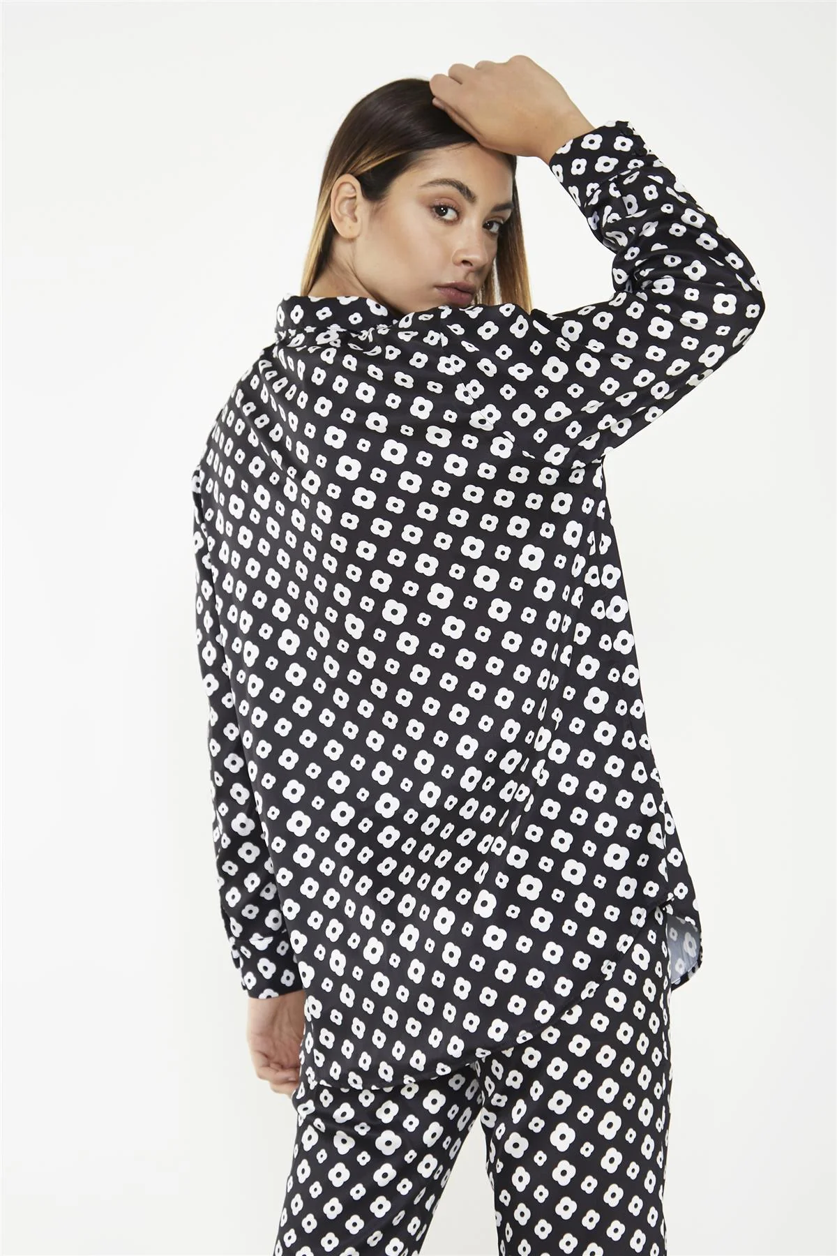 Mono-Geo Flower Classic-Shirt - Image 2