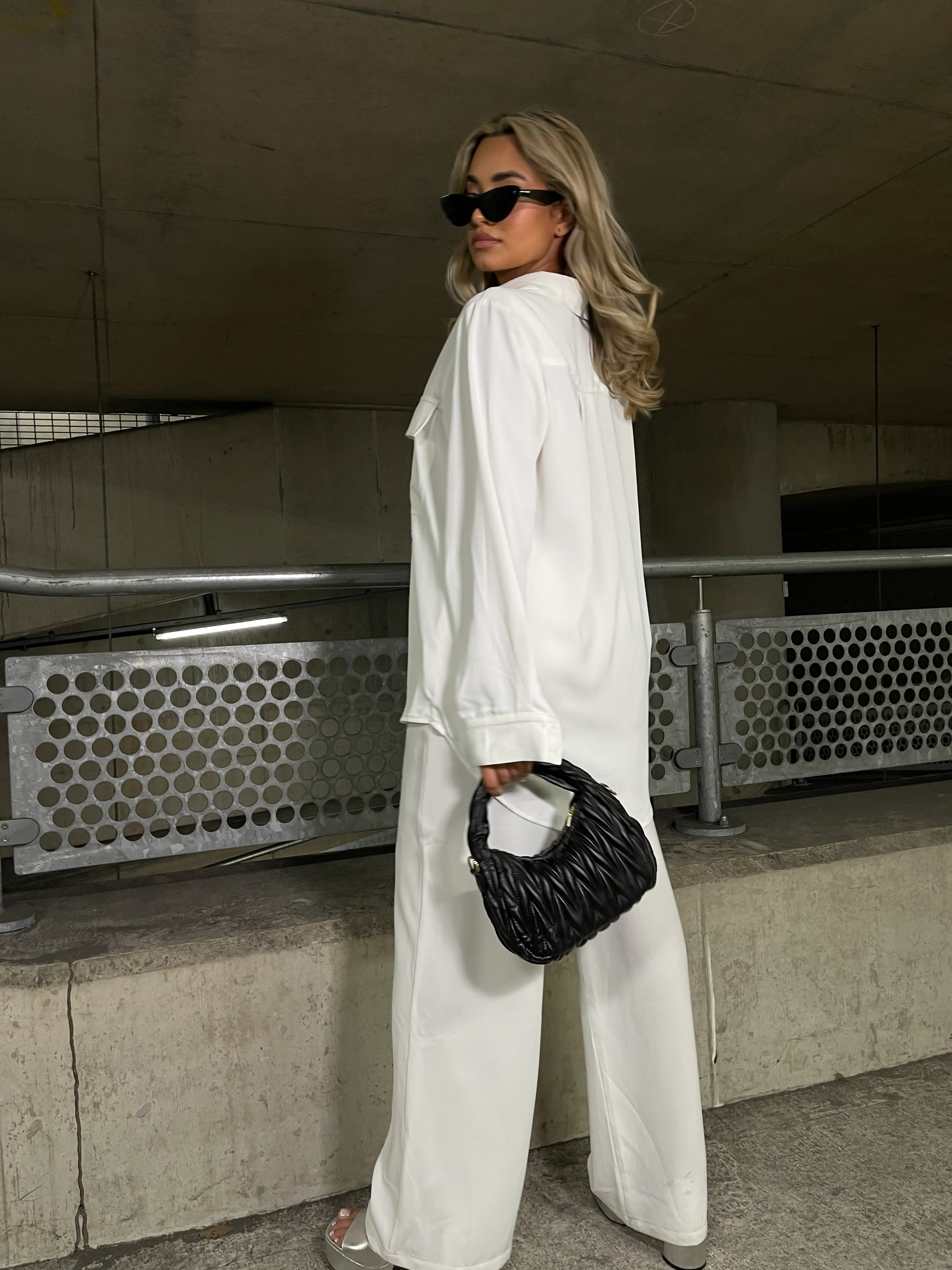 Off White Oversized Utility Shirt - Image 4