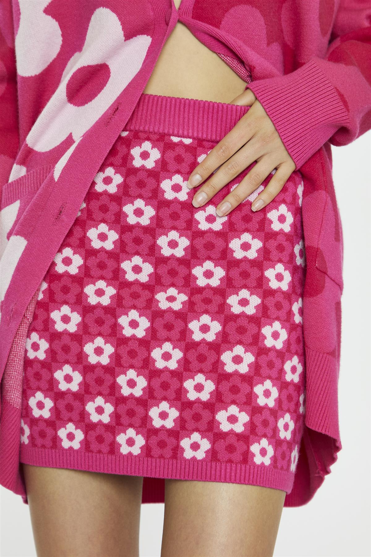 Pink Flower Check Bodycon Mini-Skirt - Image 4