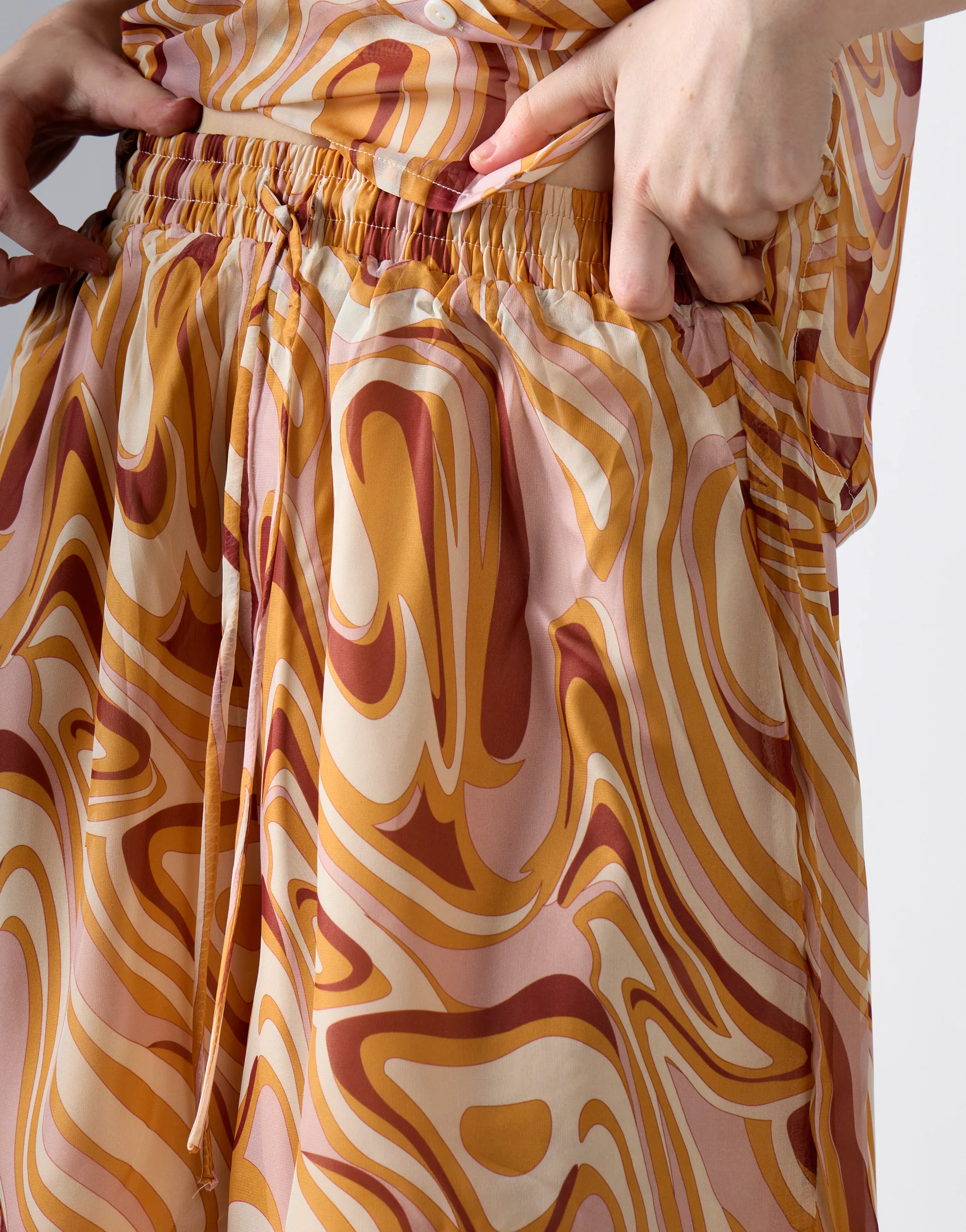 Retro Marble High-Waisted Loose-Shorts - Image 3