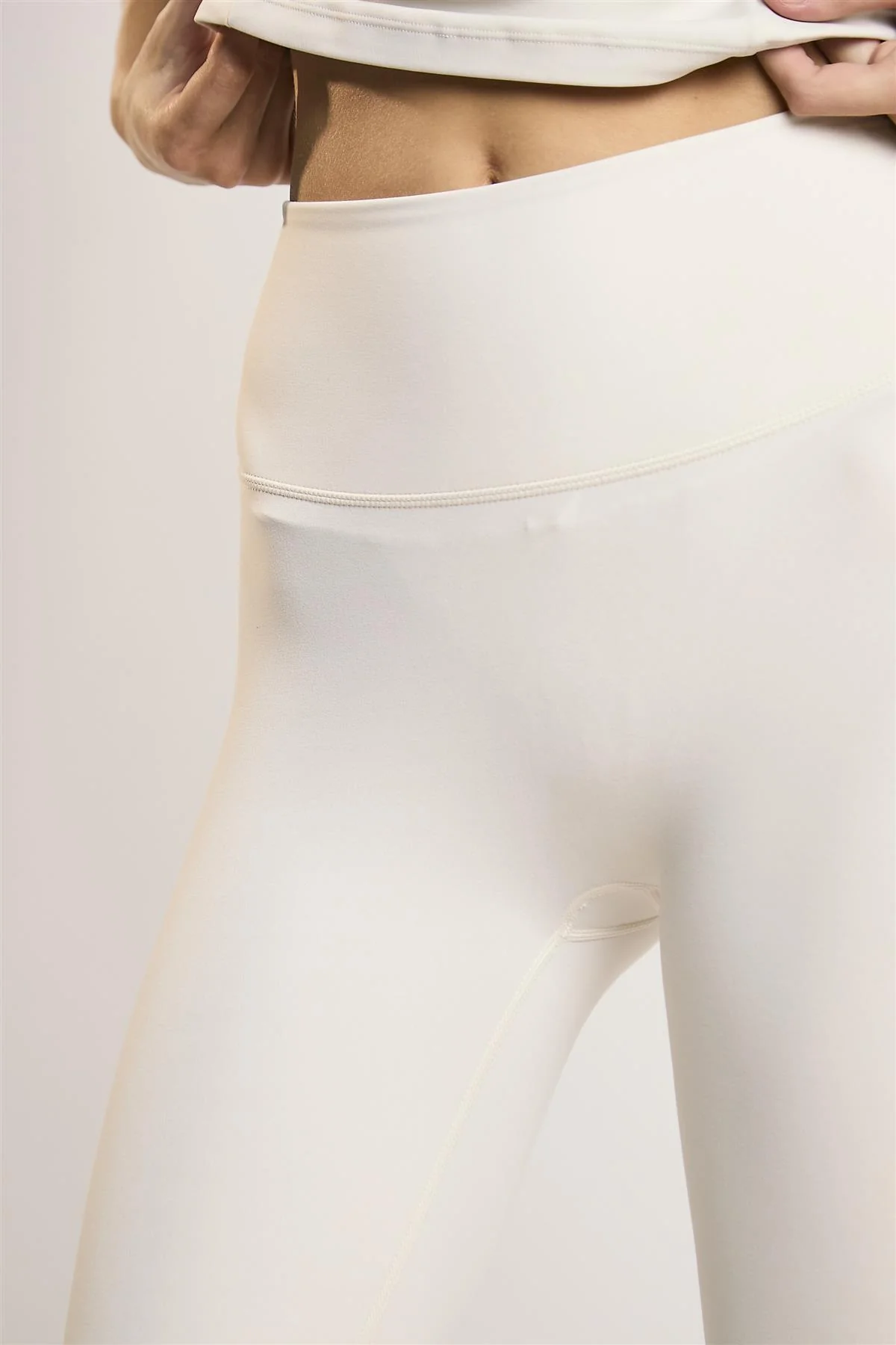 Signature White Flare Leggings - Image 4